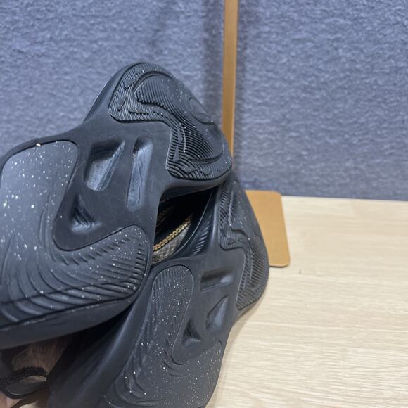 Nike Zoom Gravity GD Metallic Gold Running Sneakers Womens Size 7 - Picture 10 of 11